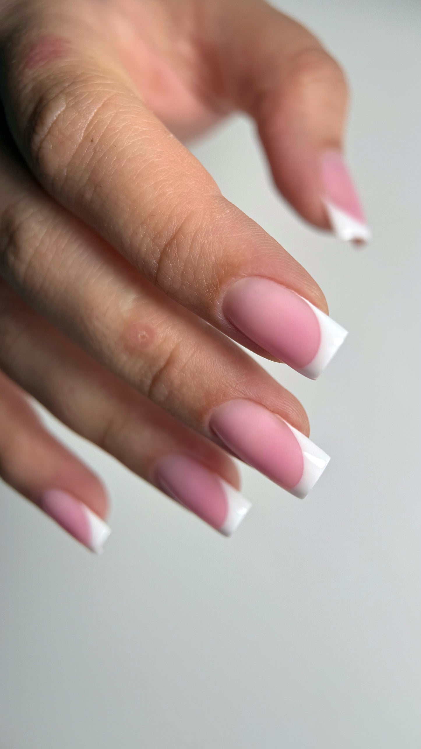 GEL-LIGHT DA’23 French collection №8 15–30 ml – Builder-Gel Berry Pink für frische, lebendige Maniküren