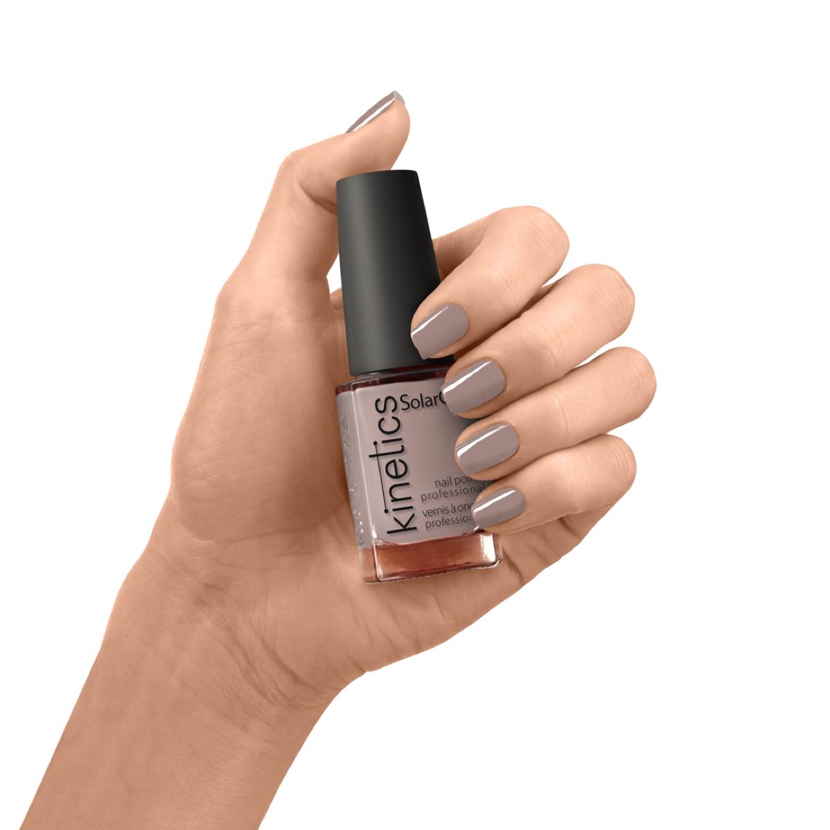 Kinetics Nail Polish SolarGel #203 PIANO PIANO 15 мл – классический лак для ногтей в оттенке тауп-беж