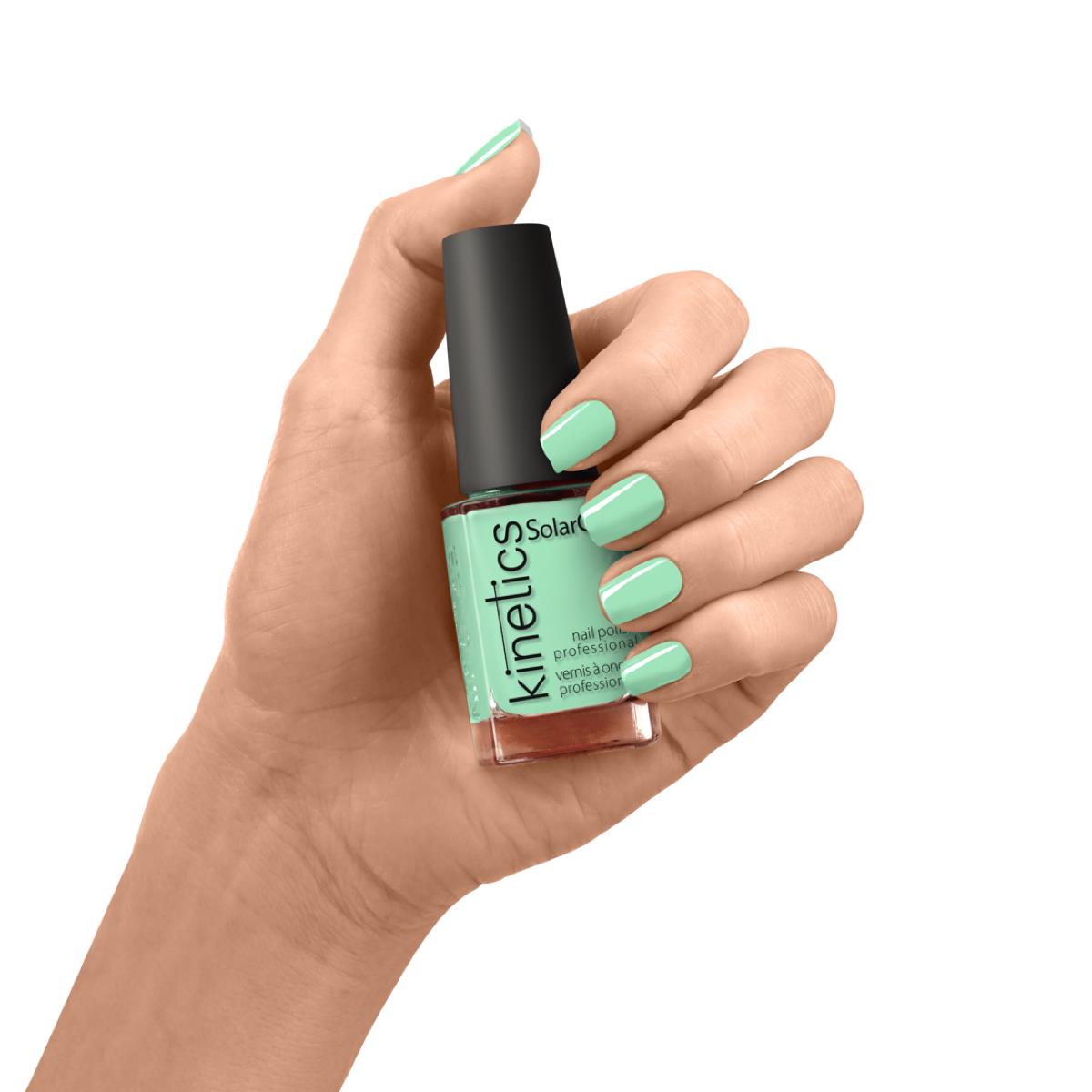 Kinetics Nail Polish SolarGel #428 RECONNECT 15 мл – классический лак для ногтей в пастельно-бирюзовом оттенке