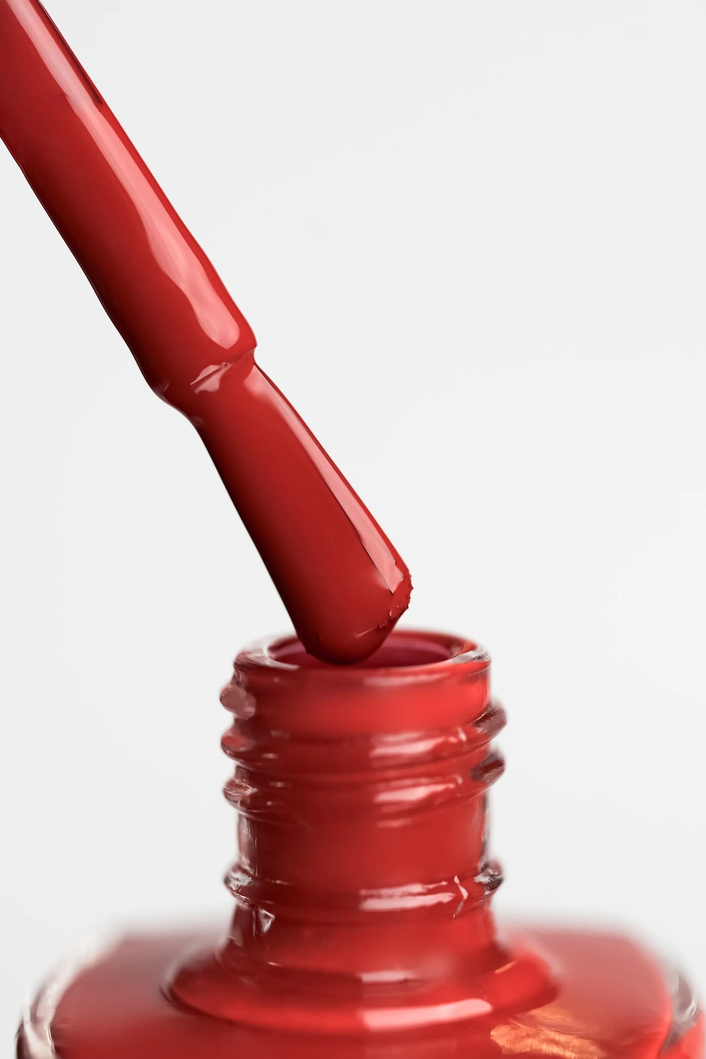 Kinetics Nail Polish SolarGel #626 SNUG 15 мл – классический лак для ногтей глубокого ржаво-красного оттенка
