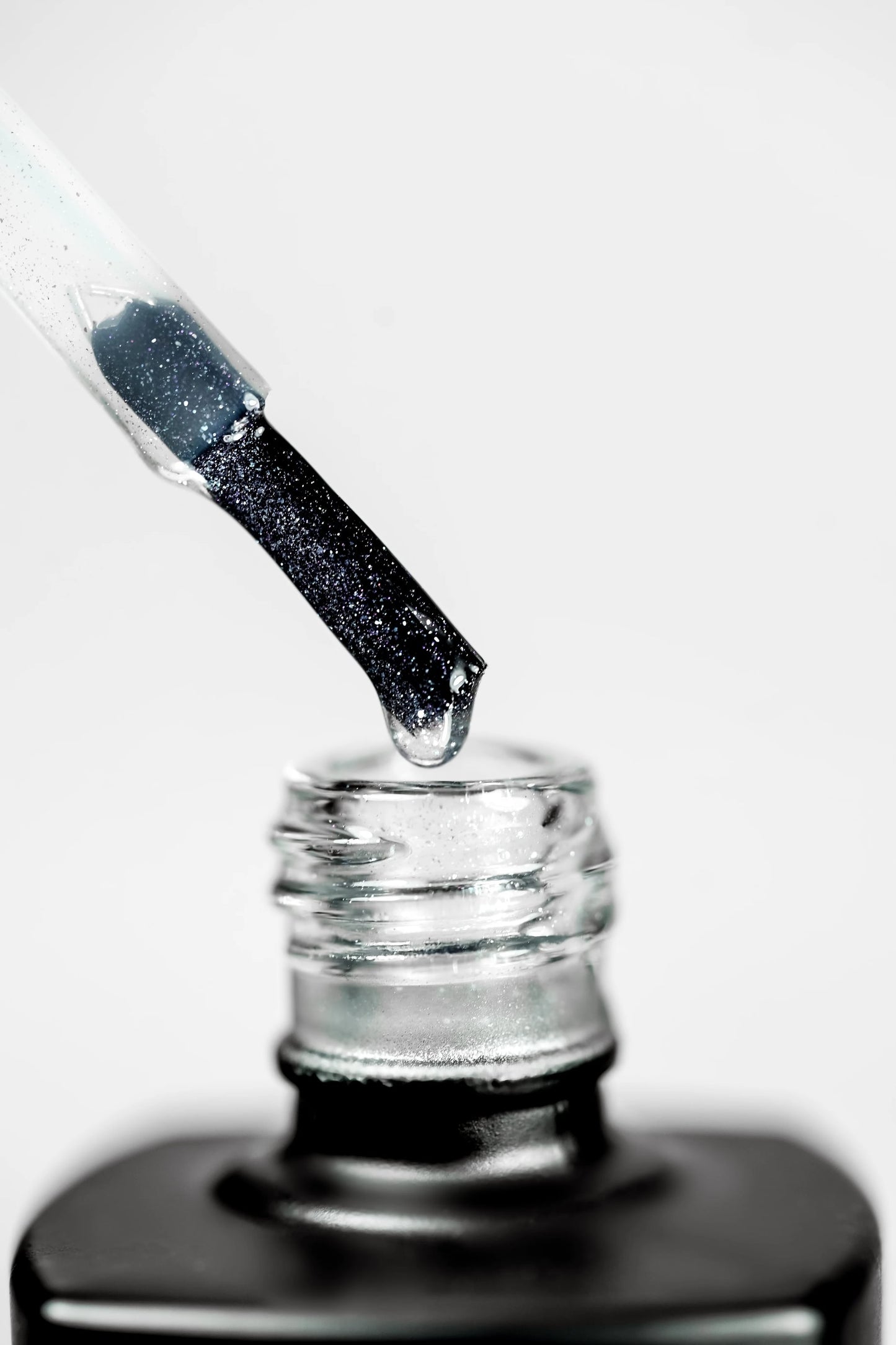 Kinetics SHIELD Shimmer Top Silver #932 ohne Schwitzschicht 15ml – HEMA-freier Glanz-Top mit Silberschimmer