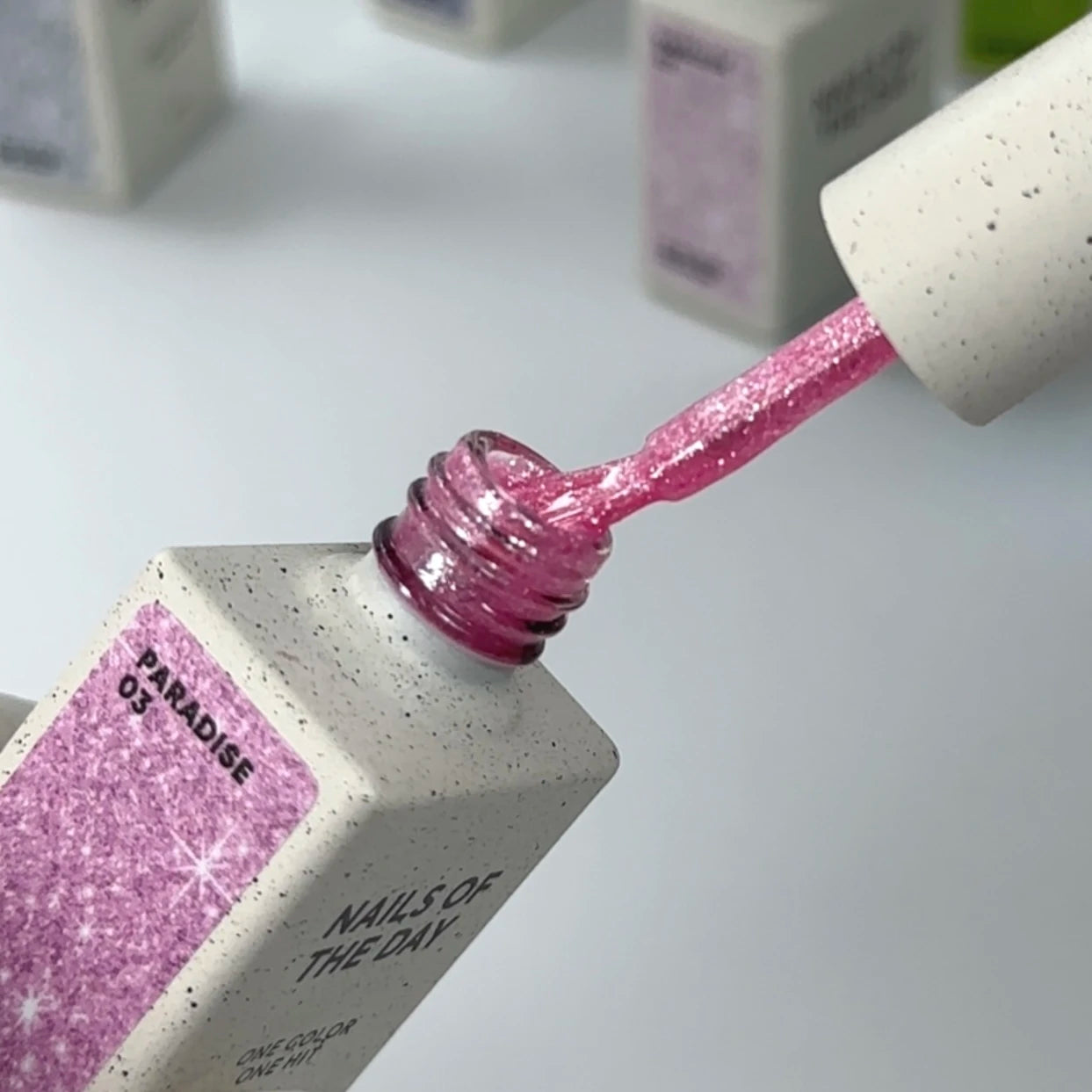 NAILSOFTHEDAY Gel polish Paradise 03 — гель-лак ярко-розовый с блестками, 10 мл | Без TPO