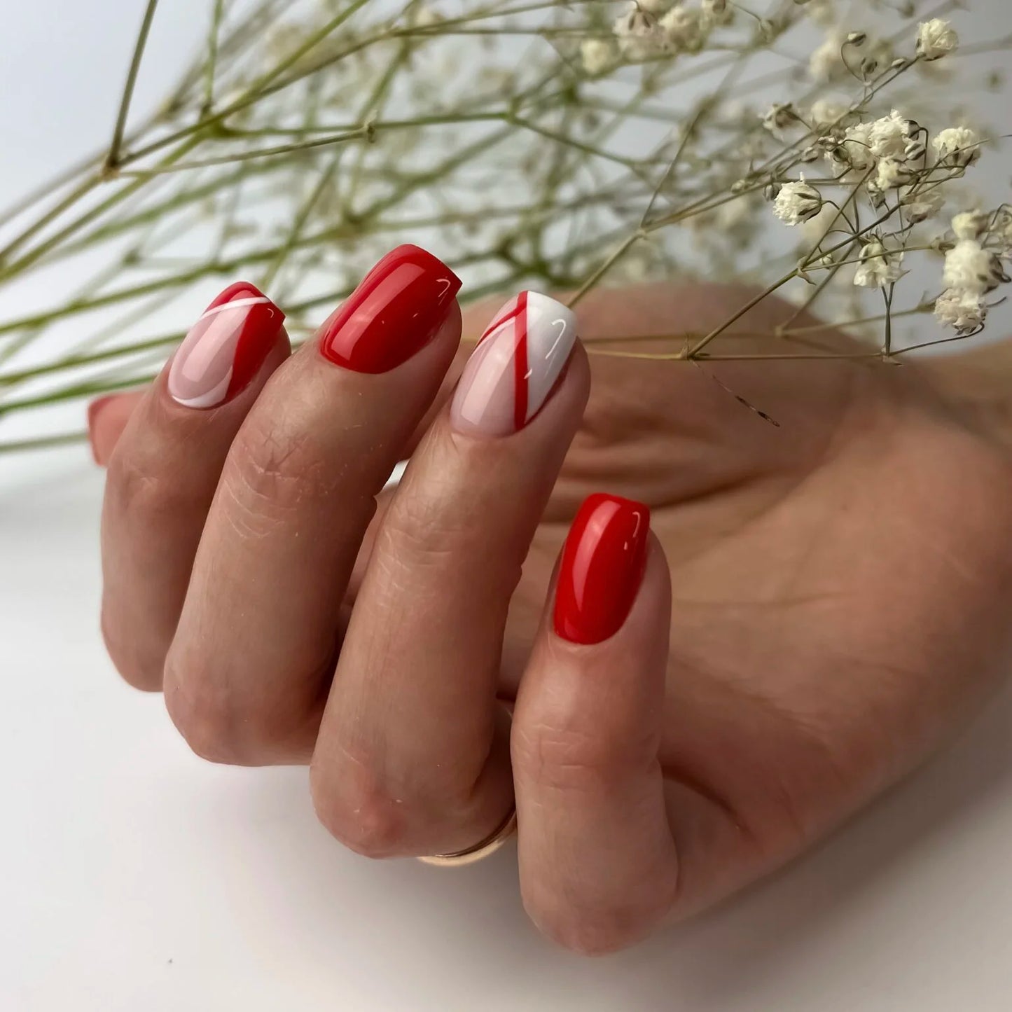 NAILSOFTHEDAY Let's special Red - ein spezieller roter Gellack für Nägel, der in einer Schicht deckt, 10ml