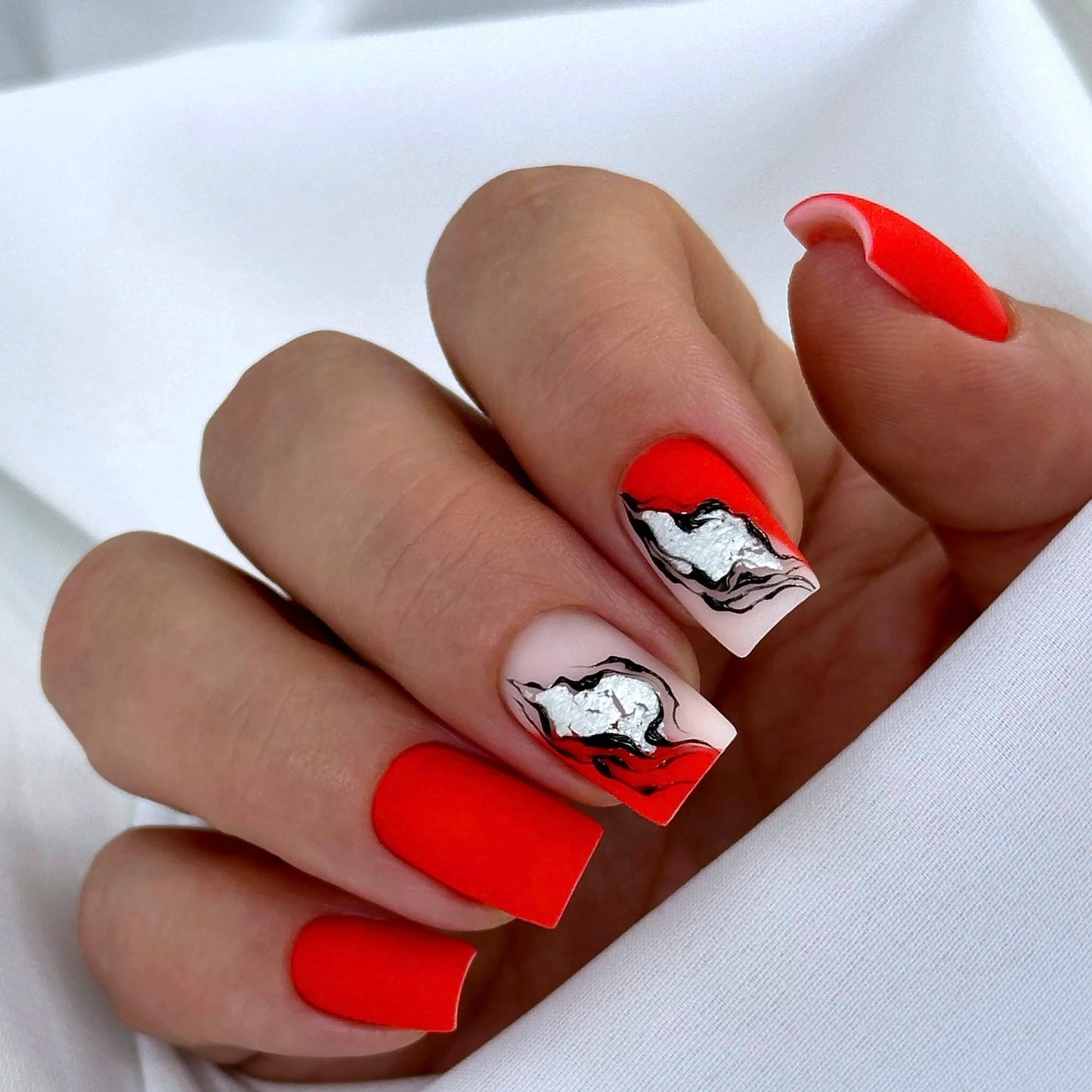 NAILSOFTHEDAY Let’s special Candy - ein spezieller, heller, gesättigter Korallengellack, 10ml