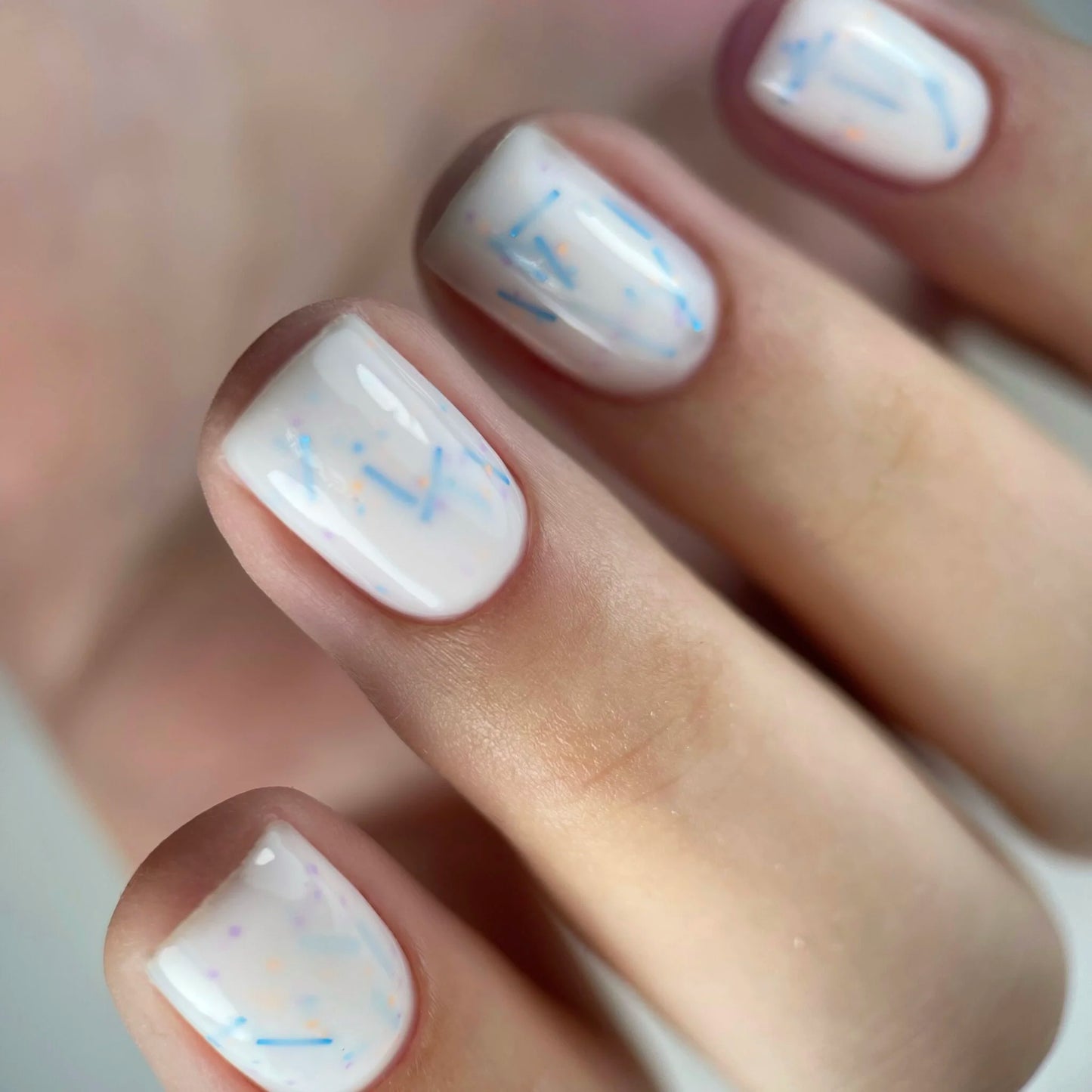 NAILSOFTHEDAY Potal Base 26 – Vanille-Milch-Basis mit Neon-Glitzern, 10ml