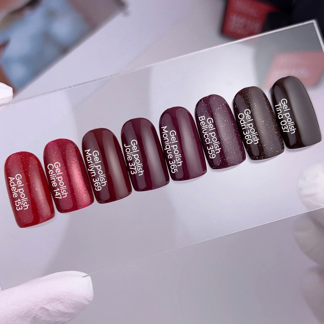 NAILSOFTHEDAY Gel Polish Céline – Dunkelroter Gel-Nagellack mit Glitzer, 10 ml