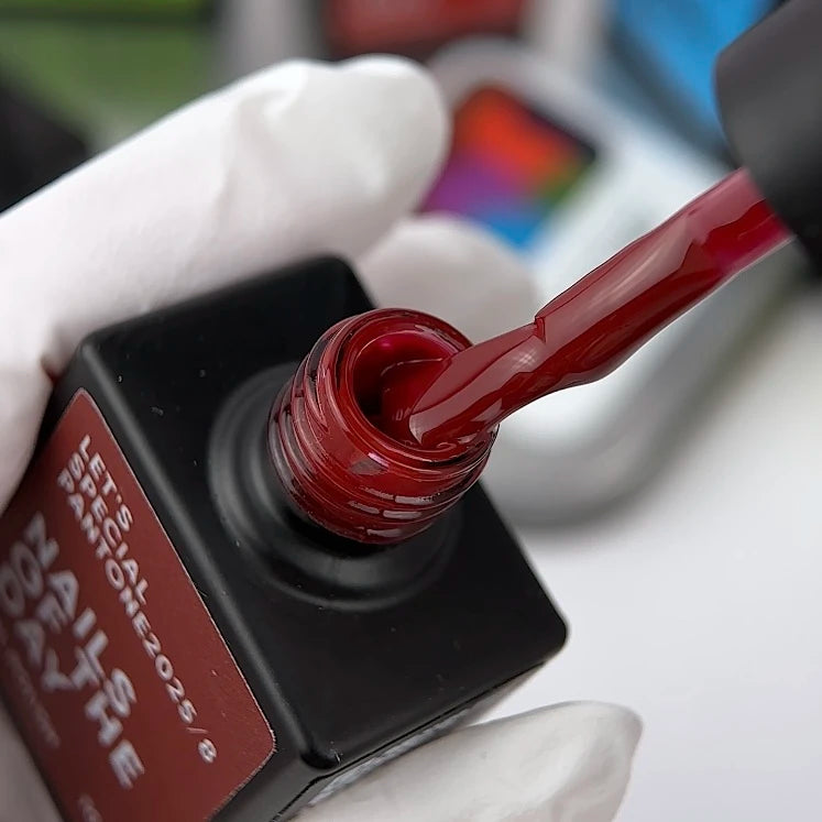 NAILSOFTHEDAY Let’s Special Pantone2025/8 — tiefweinroter Gel-Lack für Nägel, 10ml