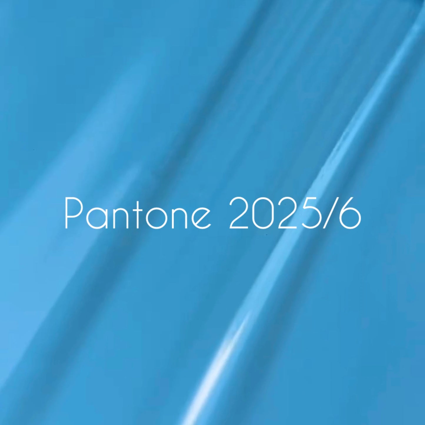 NAILSOFTHEDAY Let’s Special Pantone2025/6 — leuchtend blauer Gel-Lack für Nägel, 10ml