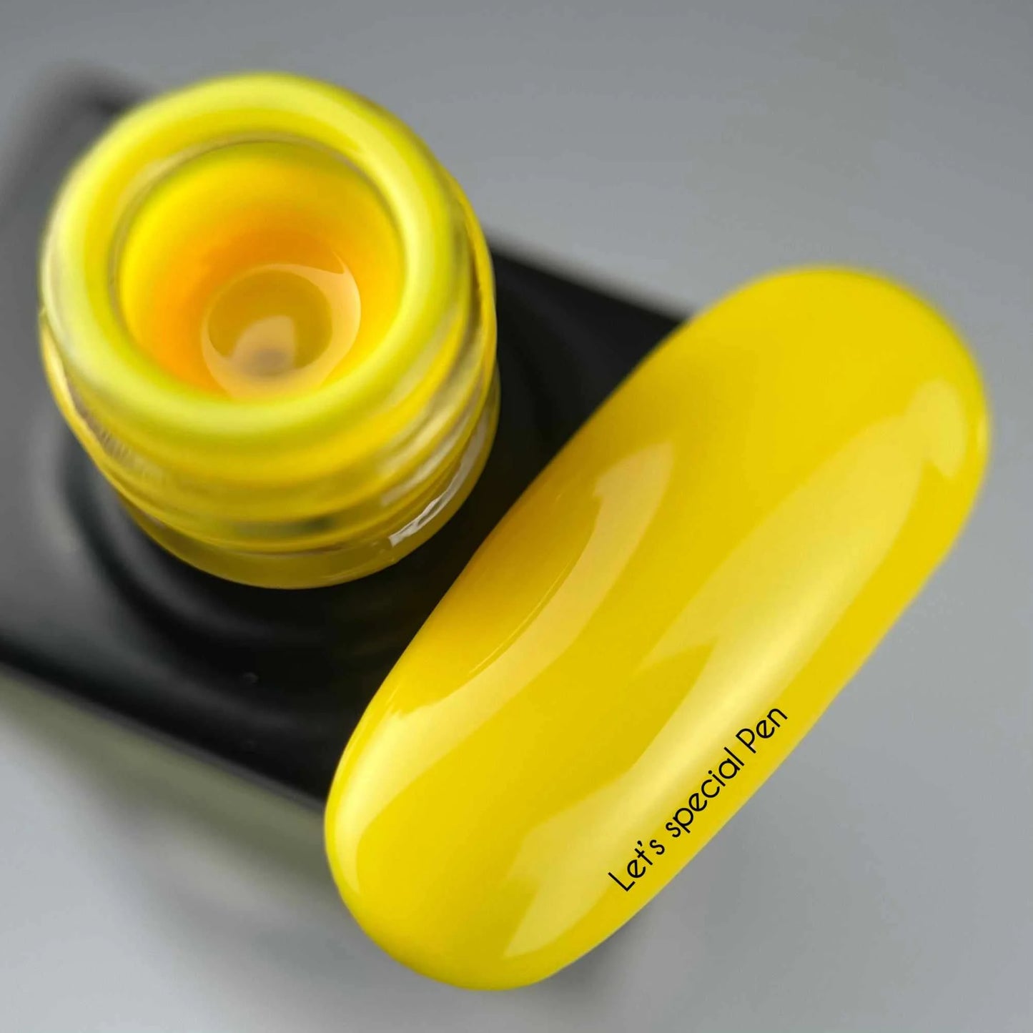 NAILSOFTHEDAY Let’s Special Pen — gelber Gel-Nagellack, 10ml