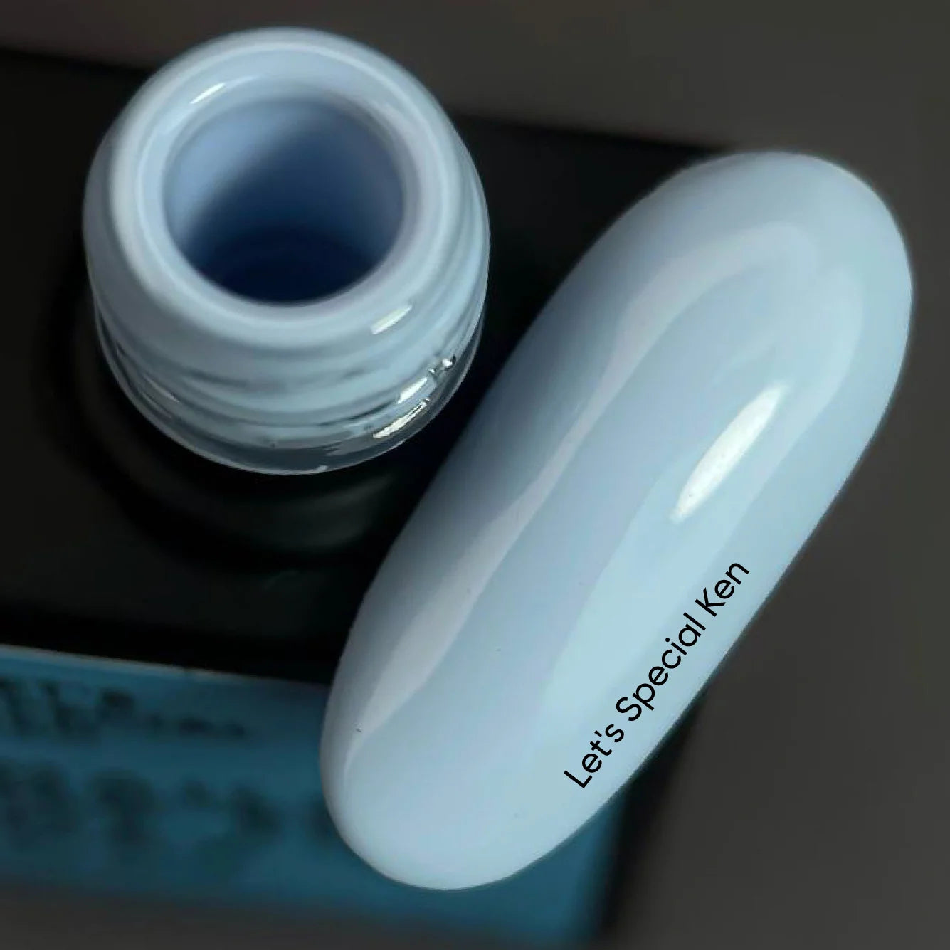 NAILSOFTHEDAY Let’s Special Ken – ein besonderer himmelblauer Gel-Nagellack, 10ml