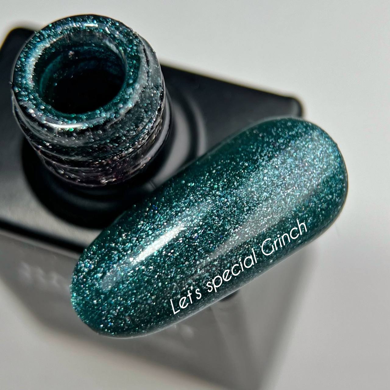 NAILSOFTHEDAY Let’s Special Grinch — smaragdgrüner Gel-Lack mit feinem Schimmer für Nägel, 10ml