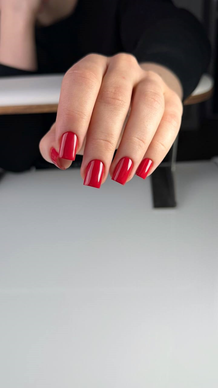 Gel Polish DA’23 Cherry crash [vyshnevyy krash], 8 ml – intensives dunkles Rot-Pink, mittlere Konsistenz, glänzendes Finish, langanhaltende Deckkraft