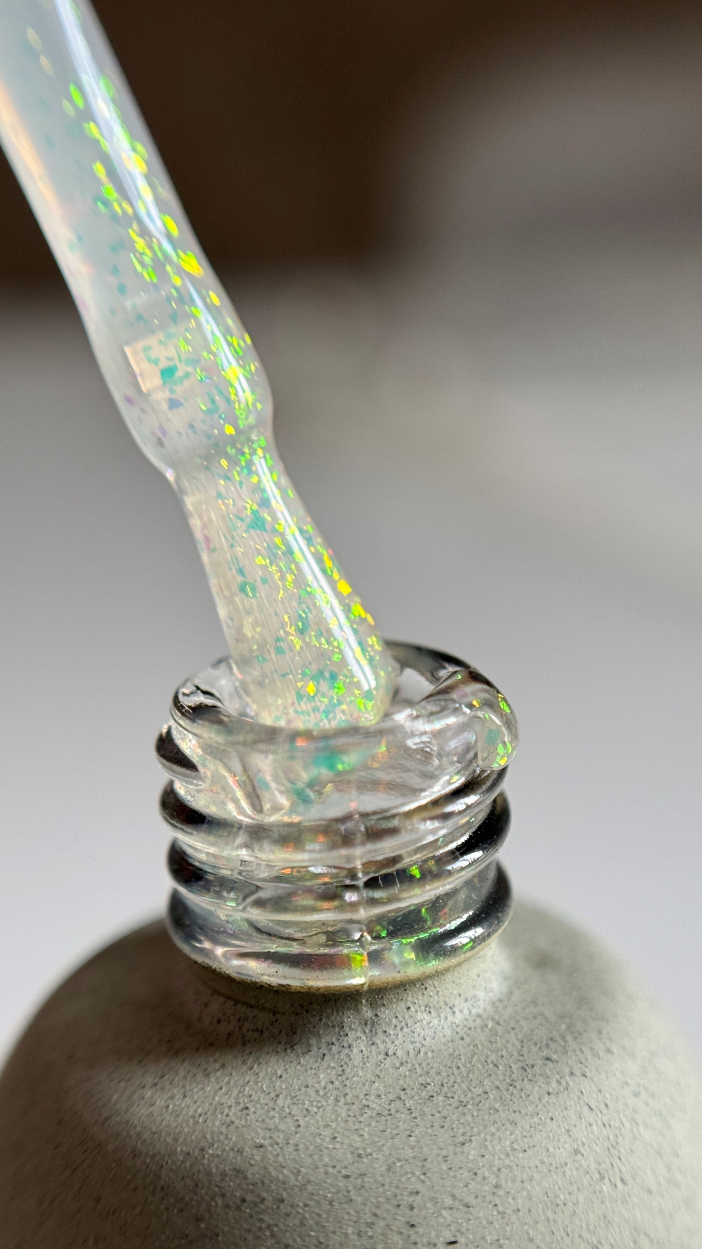 Top DA’23 Hope [nadiya], 14 ml – transparenter Gel-Topcoat mit weichen Yuki-Glitzern, leichter Effekt, perfekter Glanz