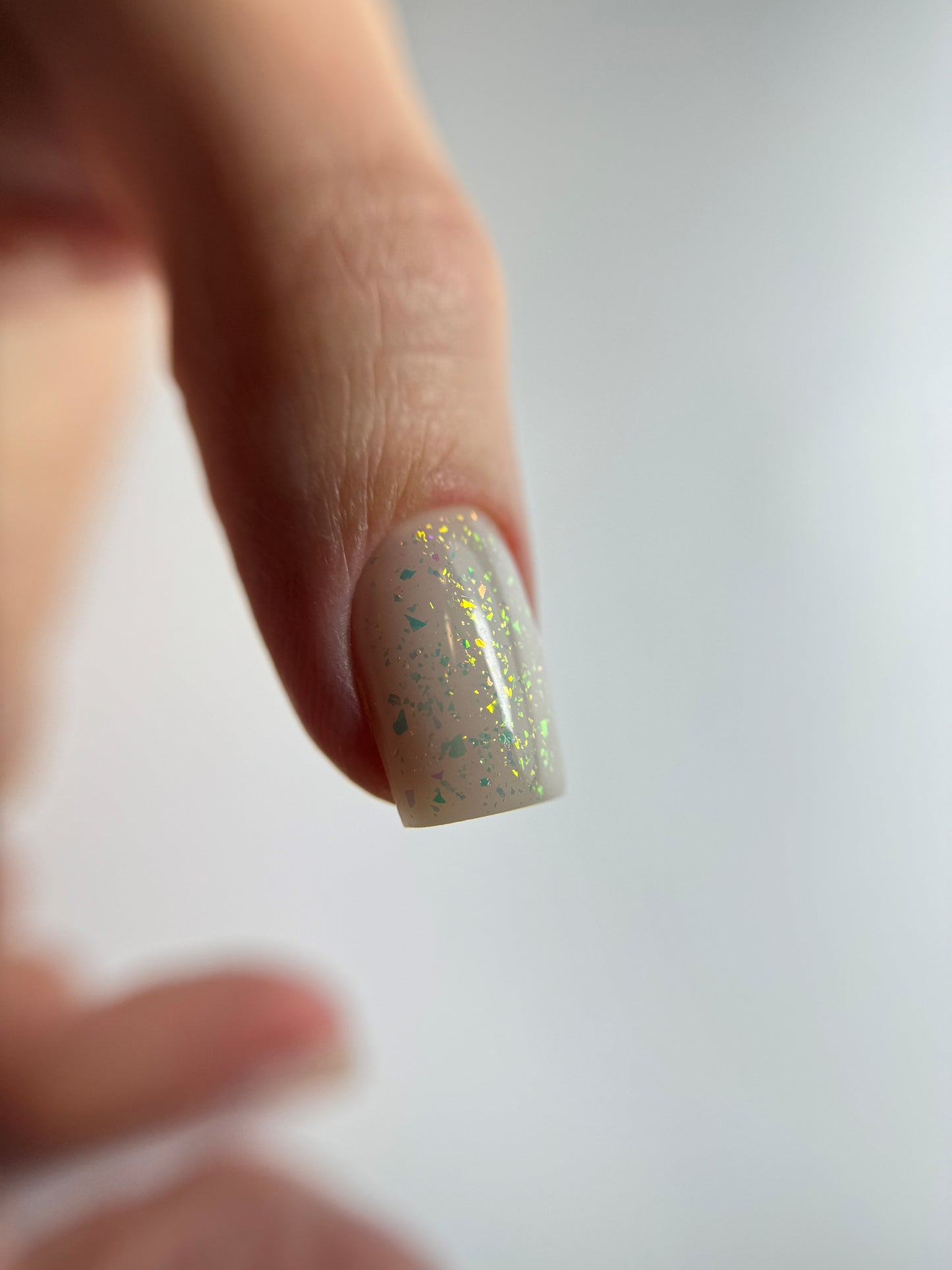 Top DA’23 Hope [nadiya], 14 ml – transparenter Gel-Topcoat mit weichen Yuki-Glitzern, leichter Effekt, perfekter Glanz