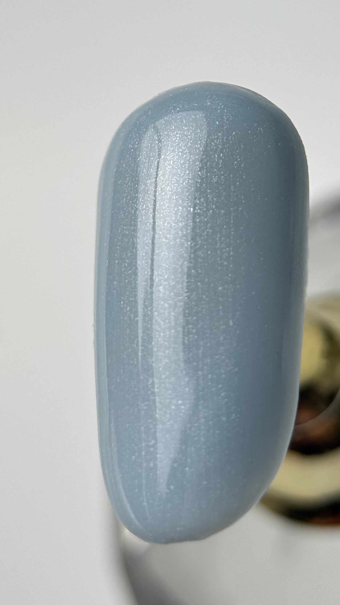 Gel Polish DA’23 Pale blue [blido-blakytnyy], 8 ml – zartes Hellblau mit Perlglanz, mittlere Konsistenz, langanhaltende Deckkraft