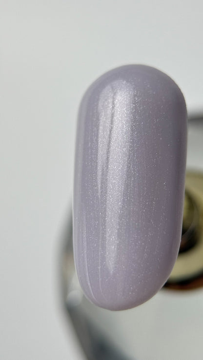 Gel Polish DA’23 Light purple [svitlo purpurovyy], 8 ml – helles Lila mit Perlmutt-Schimmer, mittlere Konsistenz, langanhaltende Deckkraft