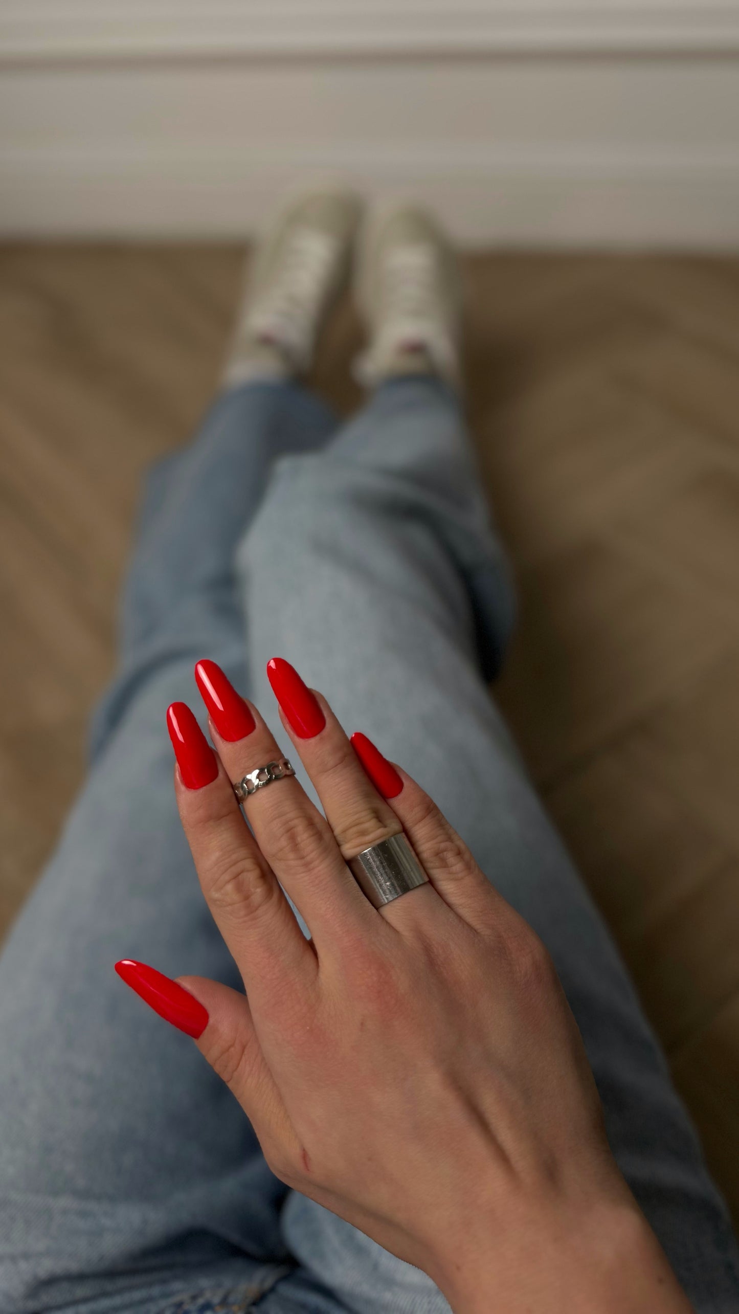 Gel Polish DA’23 Wild watermelon [dykyy kavun], 8 ml – leuchtendes Feuerrot, mittlere Konsistenz, glänzendes Finish, langanhaltende Deckkraft