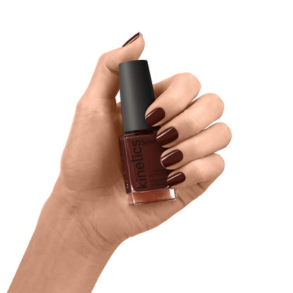 Kinetics Nail Polish SolarGel #410 ALLURING BROWN 15 ml – klassischer Nagellack in Dunkelbraun