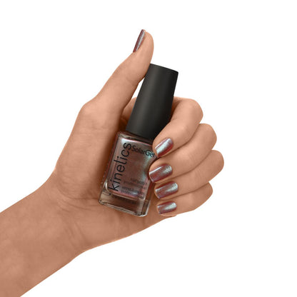 Kinetics Nail Polish SolarGel #417 SHH, I’M FABULOUS 15 ml – klassischer Nagellack in Lila mit Schimmer