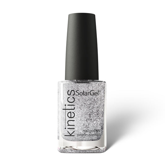 Kinetics Nail Polish SolarGel #519 INFLUENCE SPICES 15 ml – metallischer Silber-Nagellack mit Glitzer