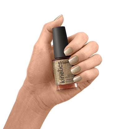 Kinetics Nail Polish SolarGel #521 GOAL DIGGER 15 ml – классический лак для ногтей в тёплом золотом оттенке с блёстками