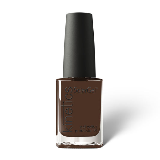 Kinetics Nail Polish SolarGel #524 PIECE OF CAKE 15 ml – klassischer Nagellack in dunklem Schokoladenbraun