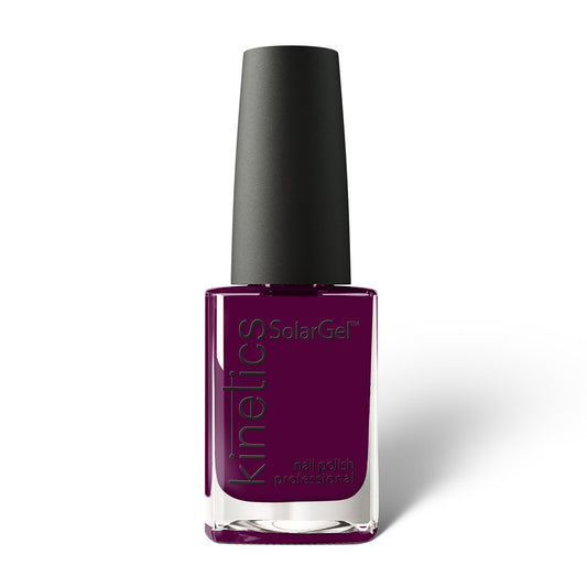 Kinetics Nail Polish SolarGel #572 NOBLE FEEL 15 ml – klassischer Nagellack in tiefem Dunkelviolett