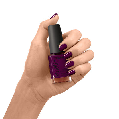 Kinetics Nail Polish SolarGel #572 NOBLE FEEL 15 ml – klassischer Nagellack in tiefem Dunkelviolett