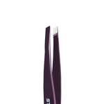 Nahaufnahme der abgeschrägten Kanten der Staleks Pro Expert 11 Type 4v Pinzette