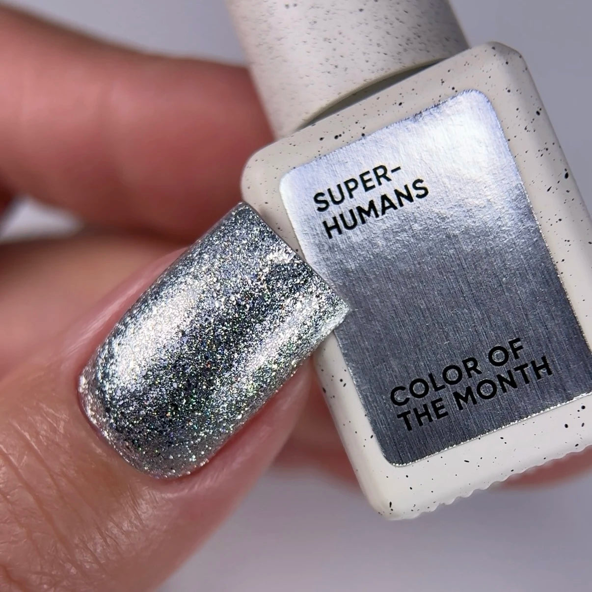 NAILSOFTHEDAY SUPERHUMANS – Stahlfarbener Gel-Lack mit Silberfolie, limitierte Edition, 6 ml
