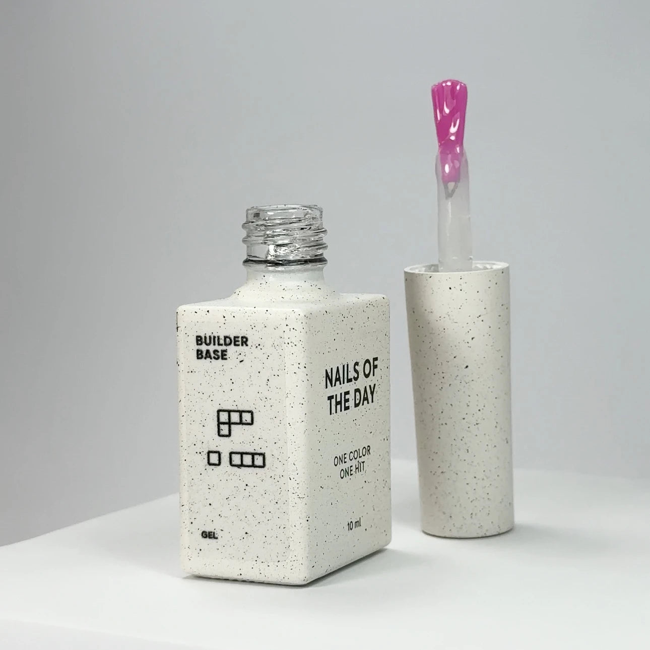 NAILSOFTHEDAY Builder base strong gel — aufbauender Base-Gel für Nagelmodellage, 10-30ml