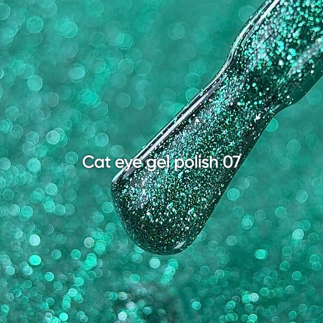 NAILSOFTHEDAY Gel Polish Cat Eye 07 – Grüner Cat-Eye Gel-Lack mit feiner Folie und leicht reflektierendem Effekt, intensive Farbe, 6 ml