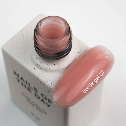 NAILSOFTHEDAY Bottle gel 07 – ультрапрочный самовыравнивающийся нюдово-красный гель для укрепления ногтей, 10 мл