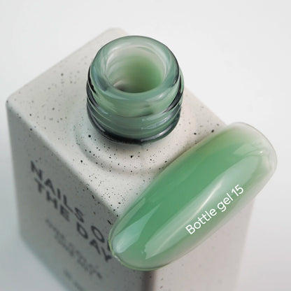 NAILSOFTHEDAY Bottle gel 15 – ультрапрочный самовыравнивающийся зелёный гель для укрепления ногтей, 10 мл
