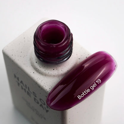 NAILSOFTHEDAY Bottle gel 19 – ультрапрочный самовыравнивающийся бордовый гель для укрепления ногтей, 10 мл
