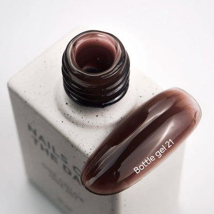 NAILSOFTHEDAY Bottle gel 21 – ультрапрочный самовыравнивающийся коричневый гель для укрепления ногтей, 10 мл