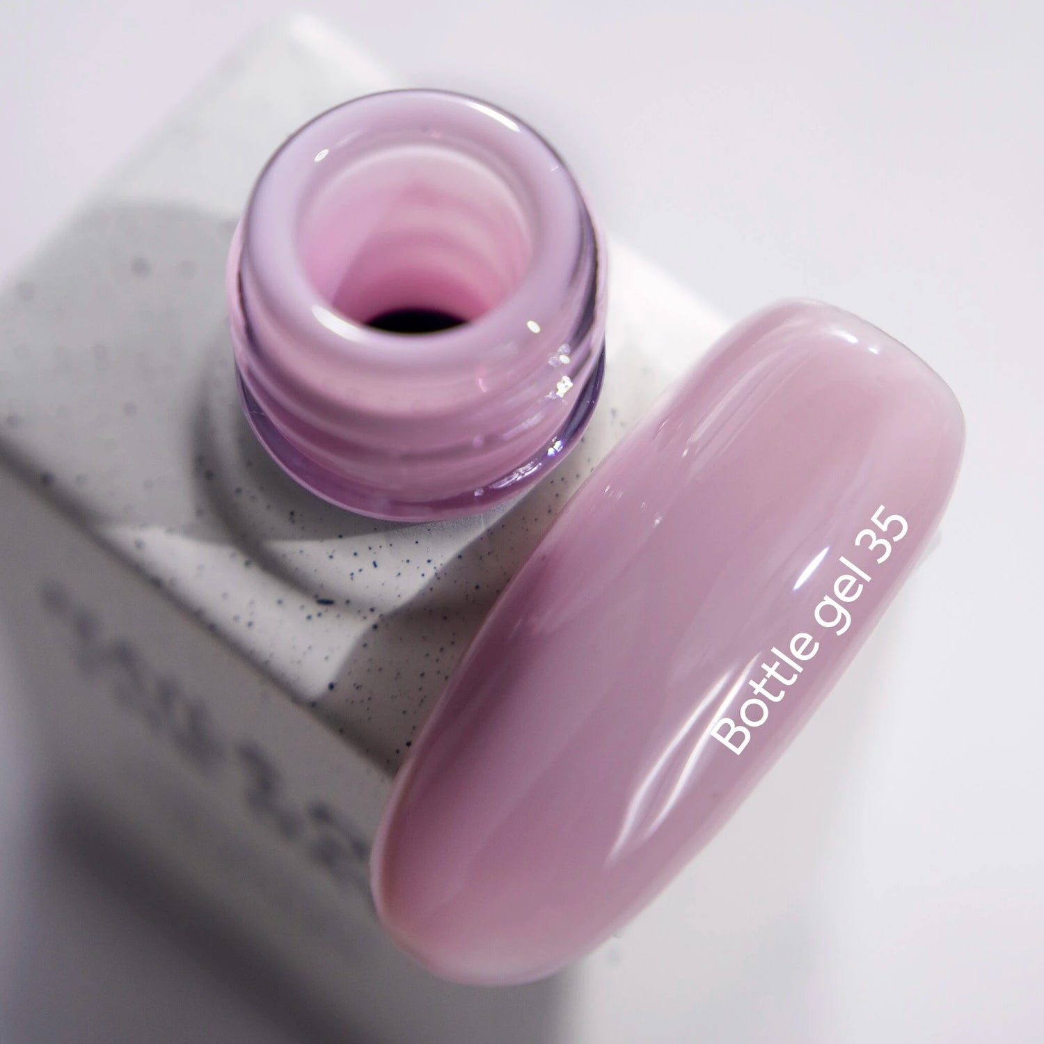 NAILSOFTHEDAY Bottle gel 35 – ultrastarker selbstnivellierender staub-lila Gel für Nagelverstärkung, 10 ml