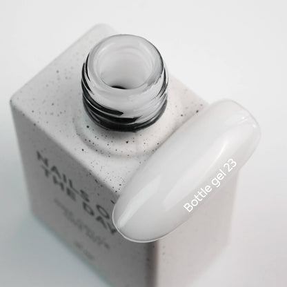 NAILSOFTHEDAY Bottle gel 23 – ультрапрочный самовыравнивающийся молочный гель для укрепления ногтей, 10 мл