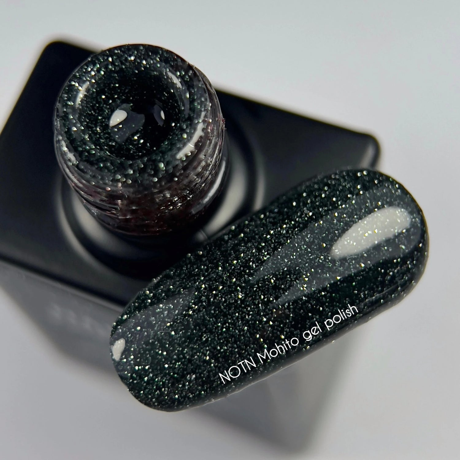 NAILSOFTHENIGHT Mohito gel polish - насыщенно темно-зеленый светоотражающий гель лак, 10мл