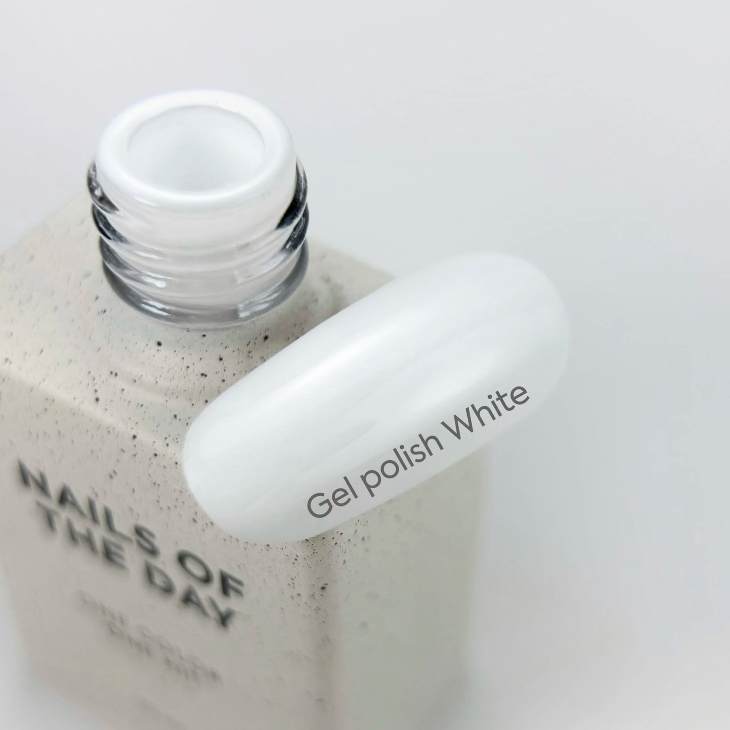 NAILSOFTHEDAY Let's special White - ein spezieller weißer Gellack für Nägel, der in einer Schicht deckt, 10ml