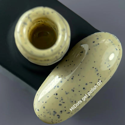 NAILSOFTHEDAY MiDots Gel Polish 07 – молочно-фисташковый гель-лак с черными точками, 10 мл