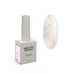 NAILSOFTHEDAY Cover Base 40 Potal – milchige Base mit rosa Blattgold, 10 ml