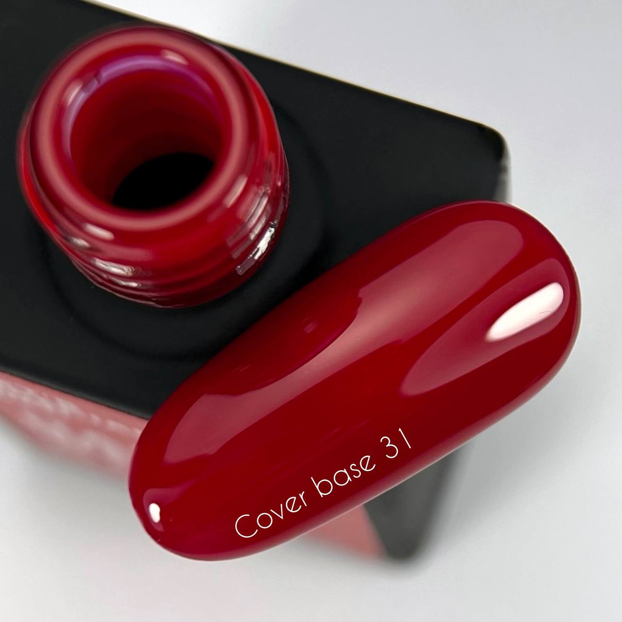 Nailsoftheday Cover base NEW Formula 31 - пигментированное базовое покрытие для ногтей насыщенно красного цвета, 10мл