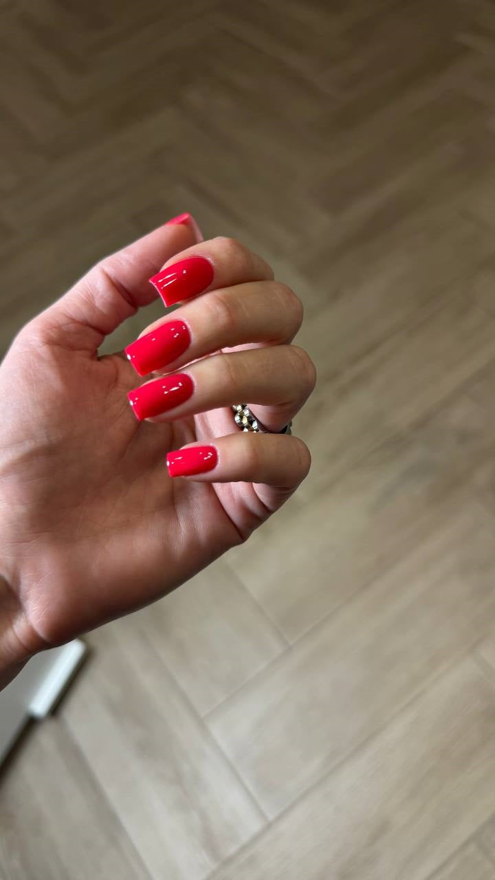 Gel Polish DA’23 Juicy [sokovyta], 8 ml – leuchtendes Rot-Pink, mittlere Konsistenz, glänzendes Finish, langanhaltende Deckkraft